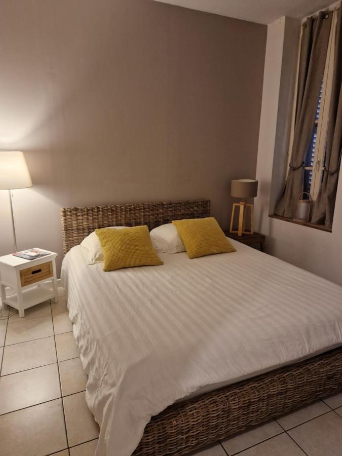 2 Pieces Dans Le Centre Avec Petite Terrasse 3*** Apartment มาร์กเซย ภายนอก รูปภาพ